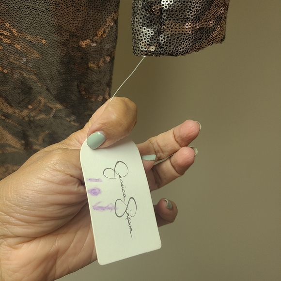 Dress - Picture 4 of 4